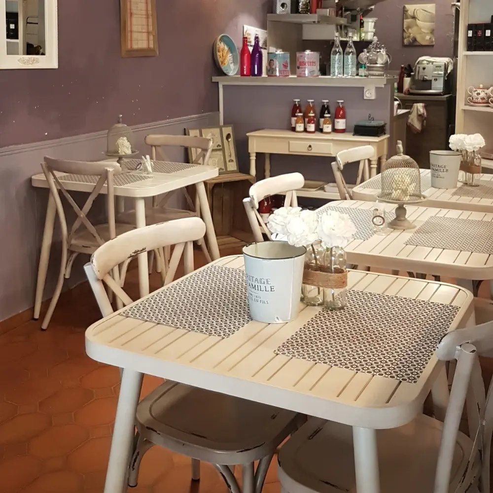 Tables intérieur